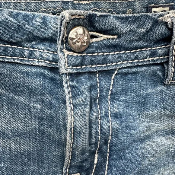 Miss Me Mid Rise Easy Straight Distressed Jeans Size 32 - Picture 6 of 11